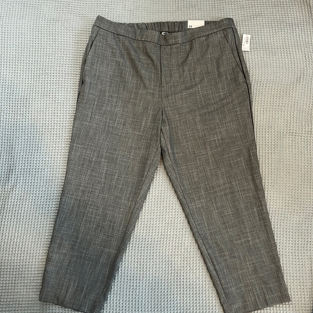 Old Navy Gray Cropped Trousers with Black Pinstripe and Elastic Waist
